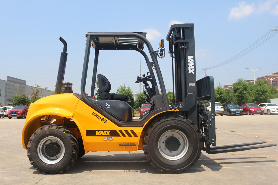 mini 3500kg Rough Terrain Forklift 3000mm Diesel Powered Forklift